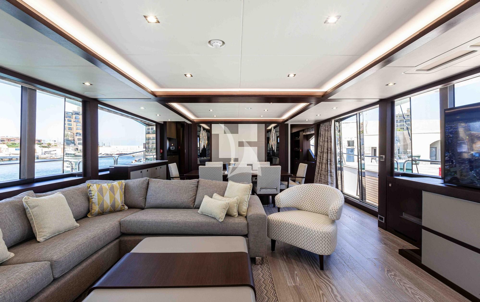 NEW EDGE Sunseeker 95 - saloon